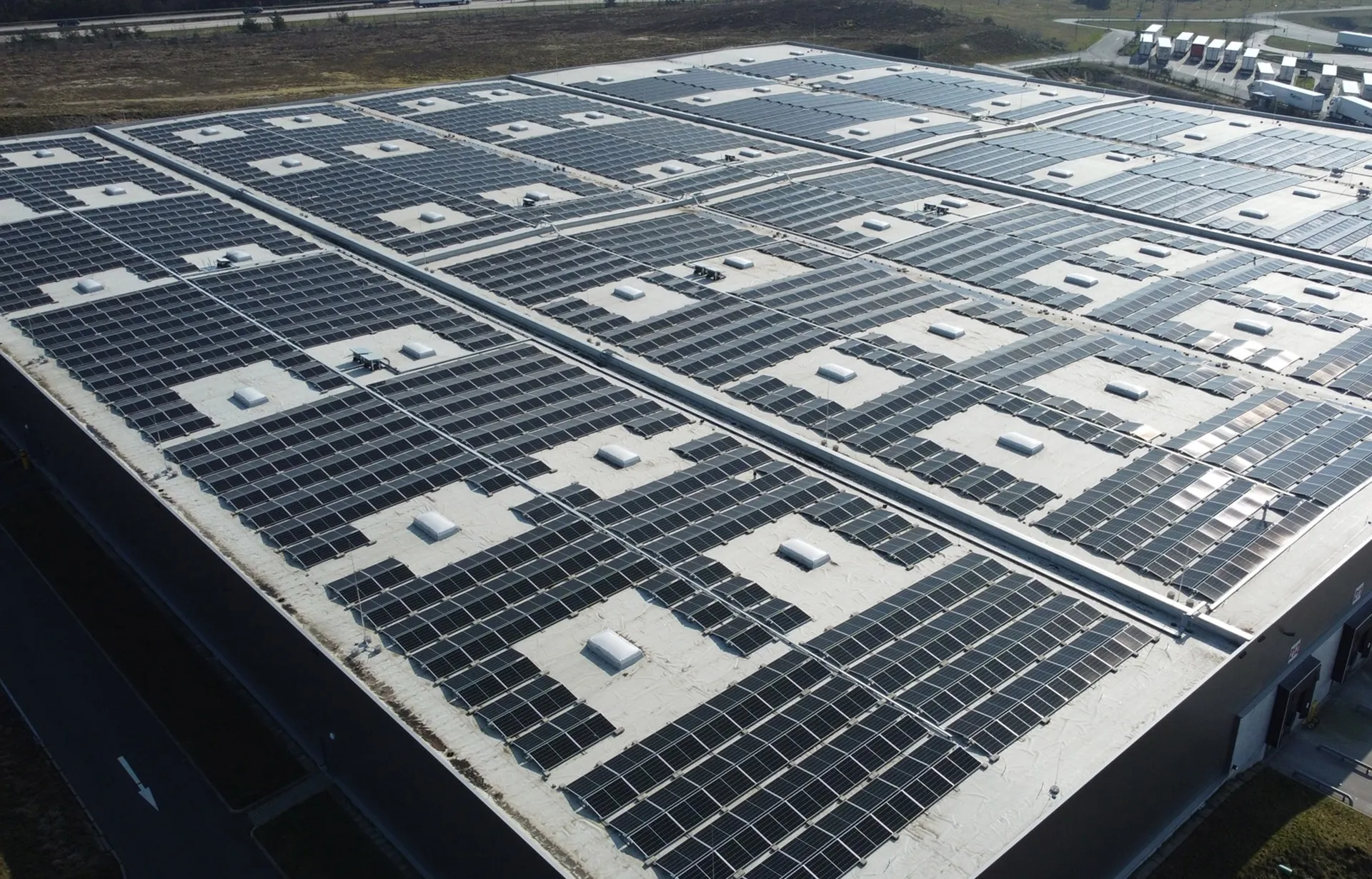 Energiekosten senken, Lastspitzen gezielt optimieren – wie man von Gewerbespeichern profitiert 2